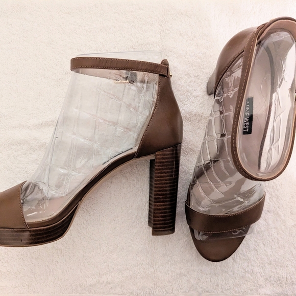 Nine West Women's Leather Platform Sandals w/Block Heels Size 9.5, 9 1/2 - Picture 2 of 5